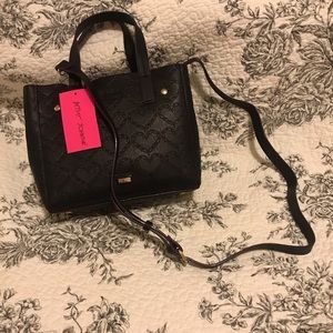 🆕Betsey Johnson black bag with detachable straps
